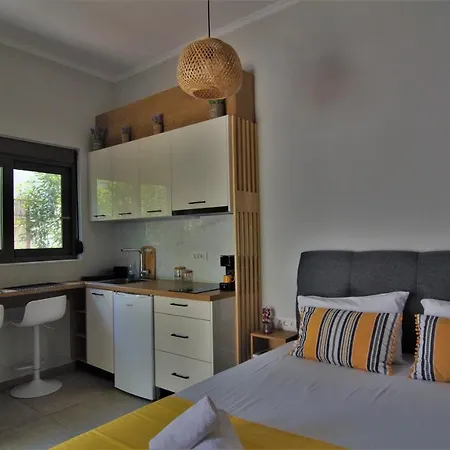 Apartamento Antigonis Garden House