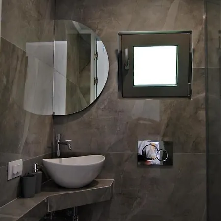 Antigonis Garden House Apartamento